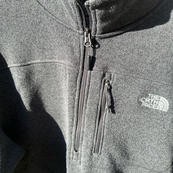 The North Face Gordon Lyons 1/4 Zip - Picture 2 of 7
